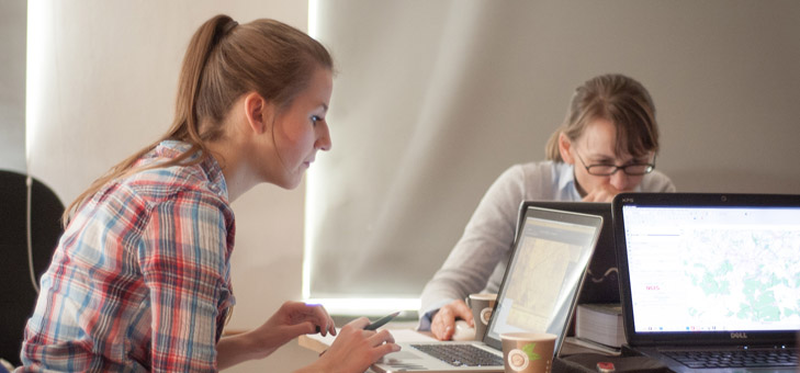 students_on_computers